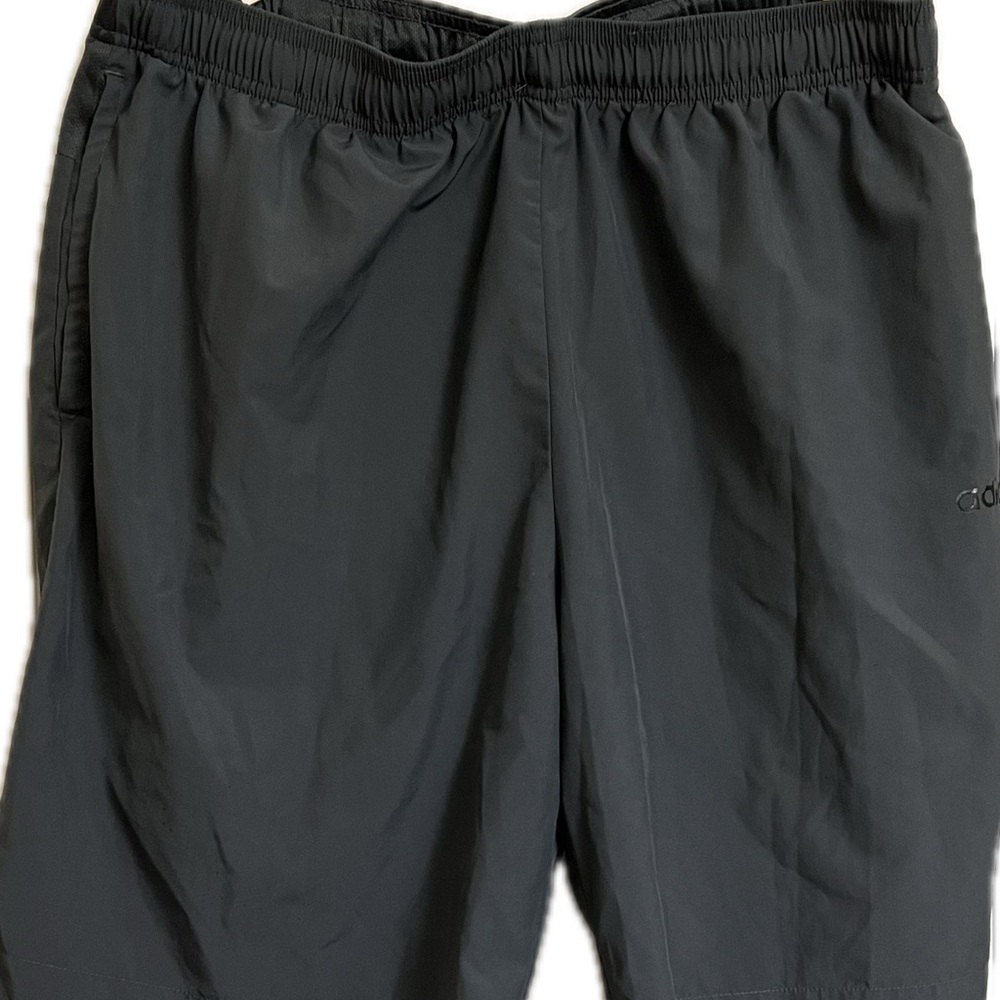 Men’s Adidas shorts size XL